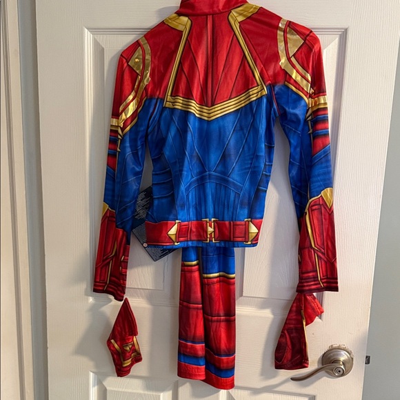 Kids Captain Marvel Costume - Red and Blue - Picture 5 of 5